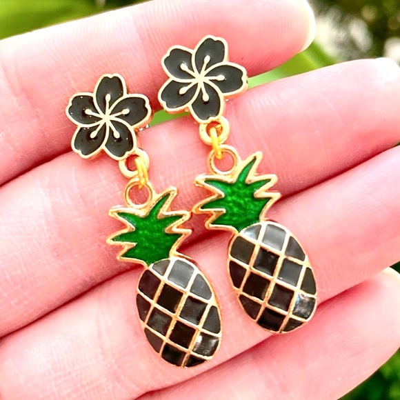 Floral Pineapple Earrings - Picture 1 of 3